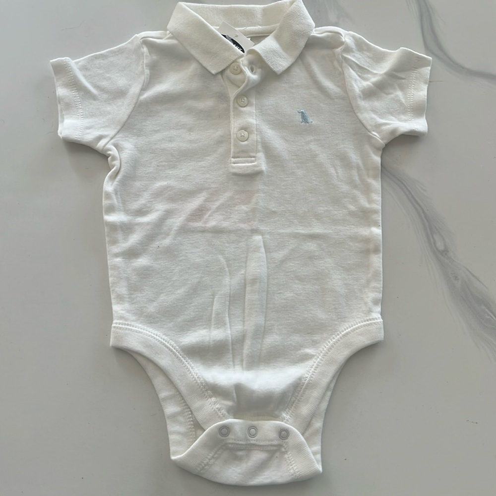 Old Navy onesie w/collar (sz 6-12 mos)